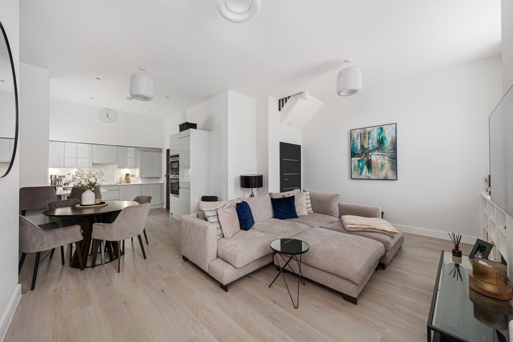 Property photo 2 of 18 094A3929