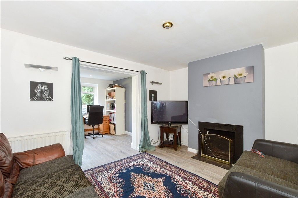 Property photo 1 of 12 Lounge