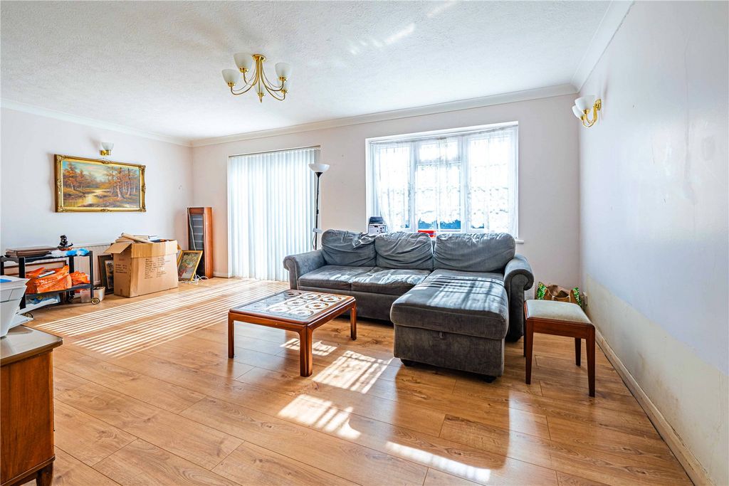 Property photo 2 of 19 Picture No. 15