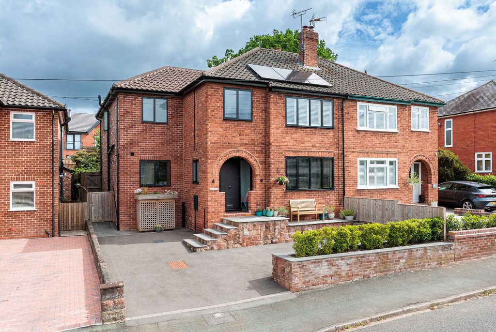 Property photo 1 of 31