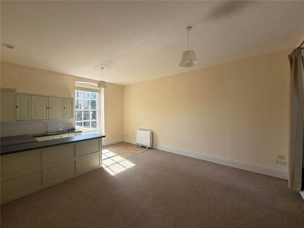 Property photo 2 of 8 Picture No. 01