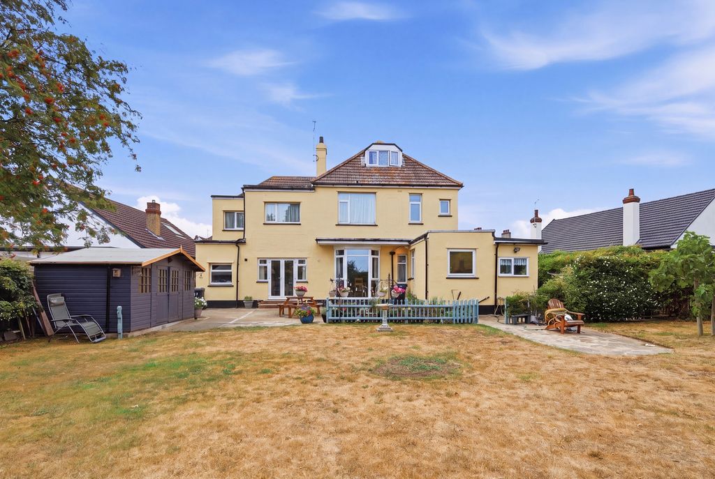 Property photo 2 of 43