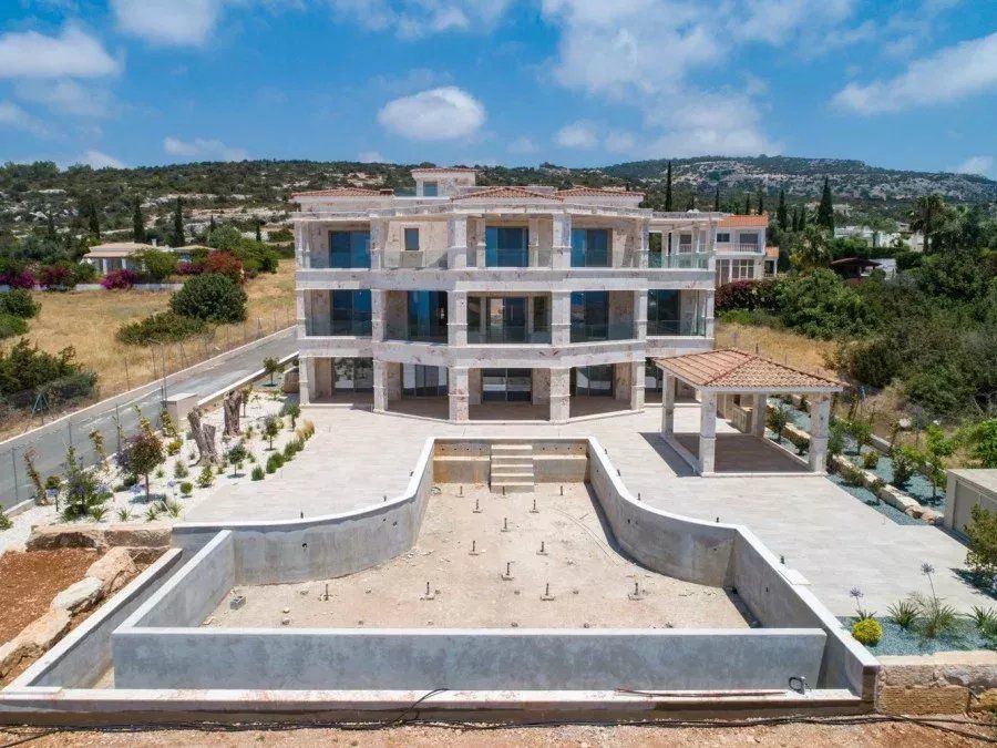 Property photo 2 of 10