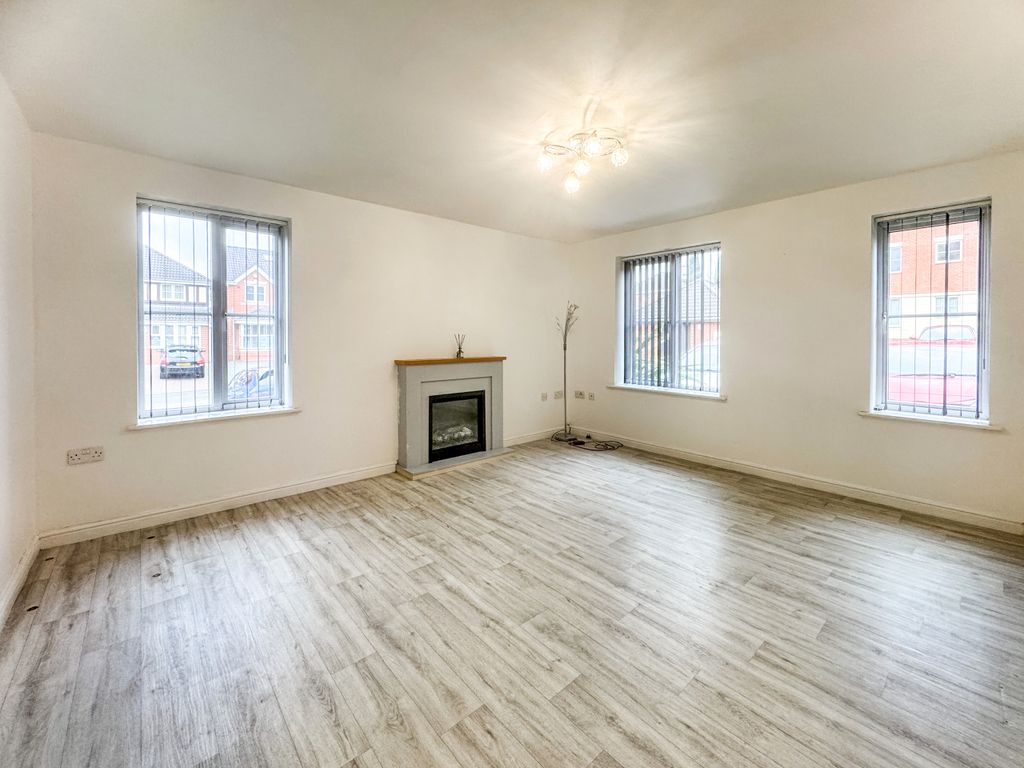 Property photo 2 of 5 Lounge (1)