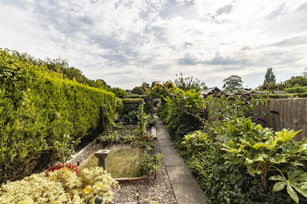 Property photo 3 of 18 Rear Garden 2