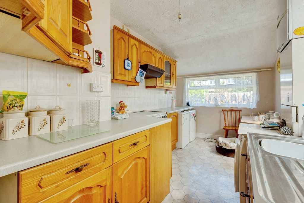 Property photo 3 of 17 Pbox-Img.Jpg