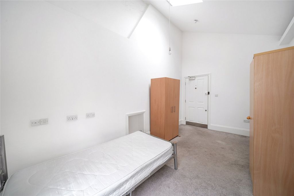 Property photo 3 of 8 Picture No. 01