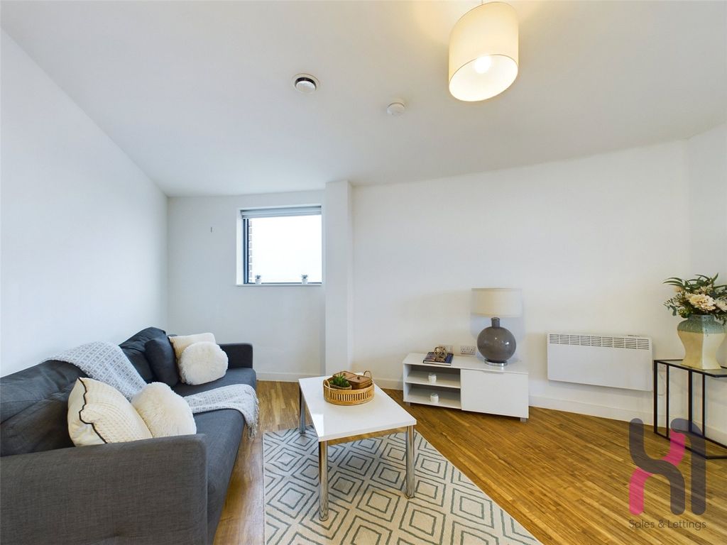 Property photo 2 of 10 Picture No. 29