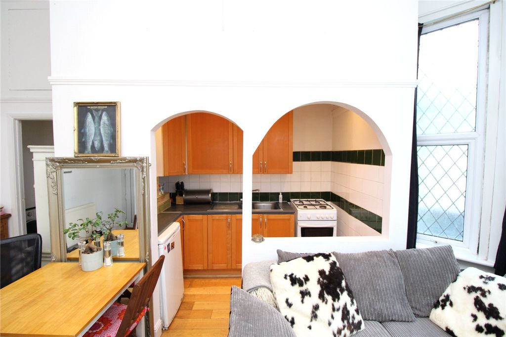 Property photo 3 of 7 Picture No. 06