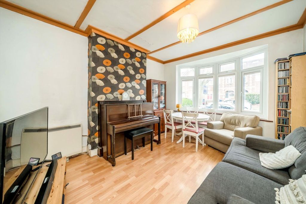 Property photo 2 of 6