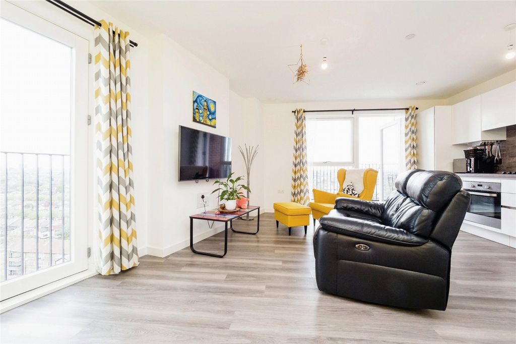 Property photo 2 of 17 Photography