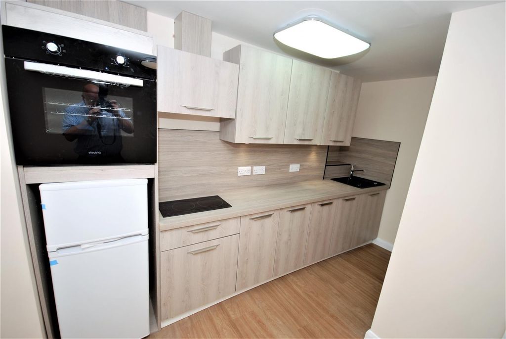 Property photo 2 of 5