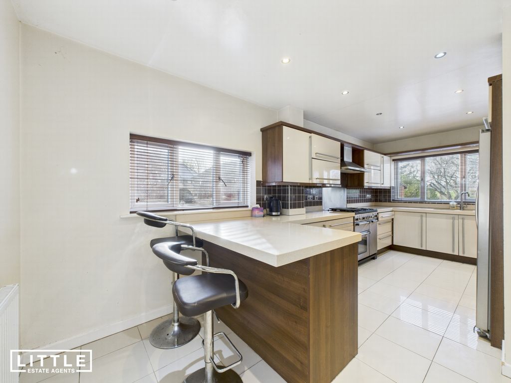 Property photo 3 of 27 Photo 9