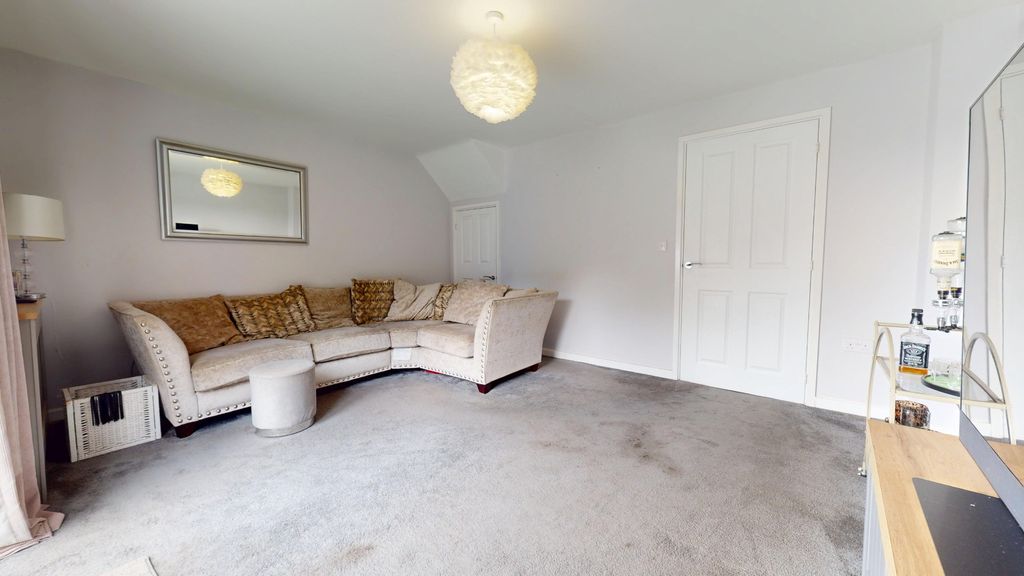 Property photo 2 of 20 4188883