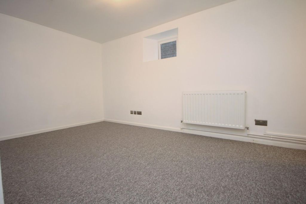Property photo 3 of 11 2.Jpg