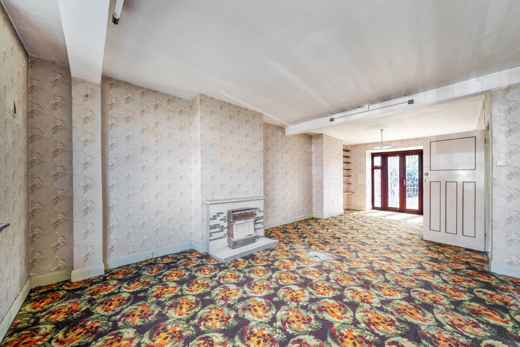 Property photo 3 of 9 3.Jpg