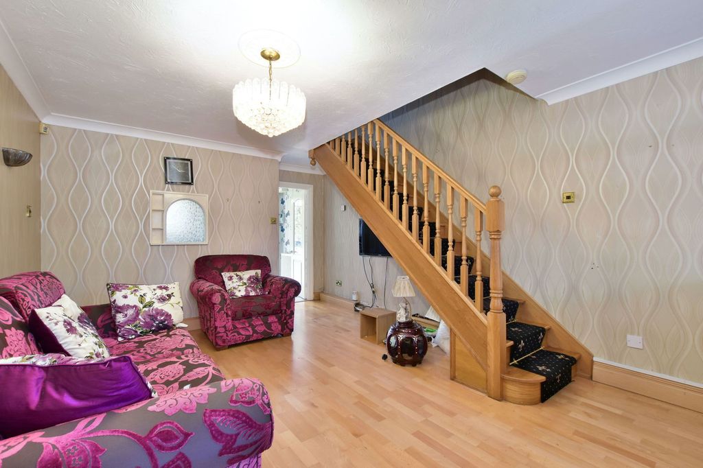 Property photo 3 of 9