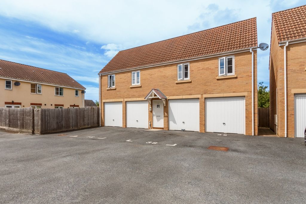 Property photo 1 of 16 Mill House Road (6)
