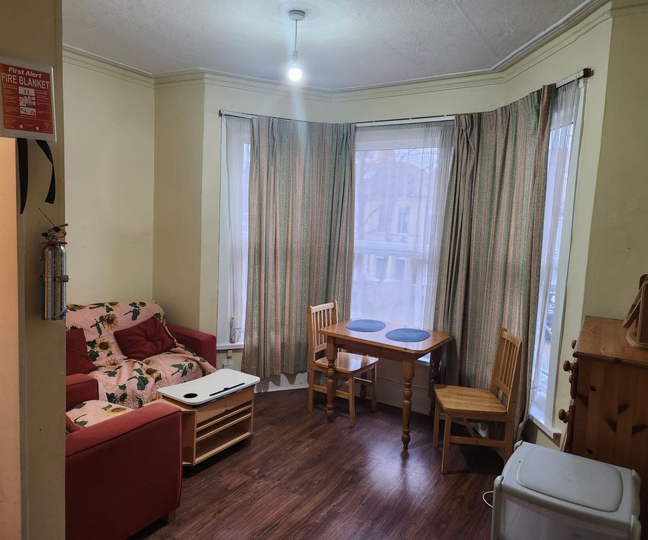 Property photo 1 of 5