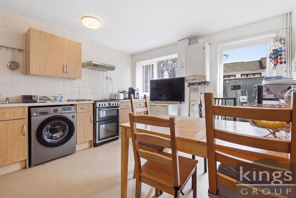 Property photo 3 of 21 Kitchen