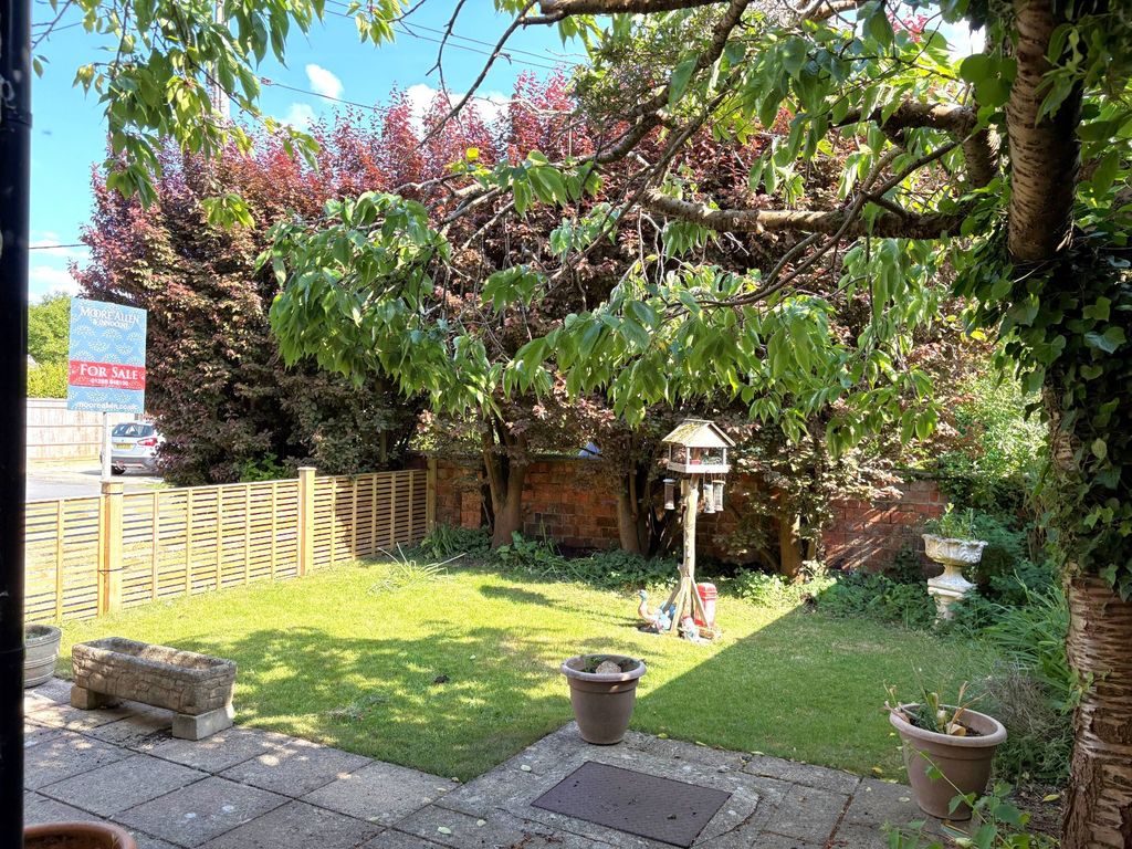 Property photo 3 of 17 Picture No. 23