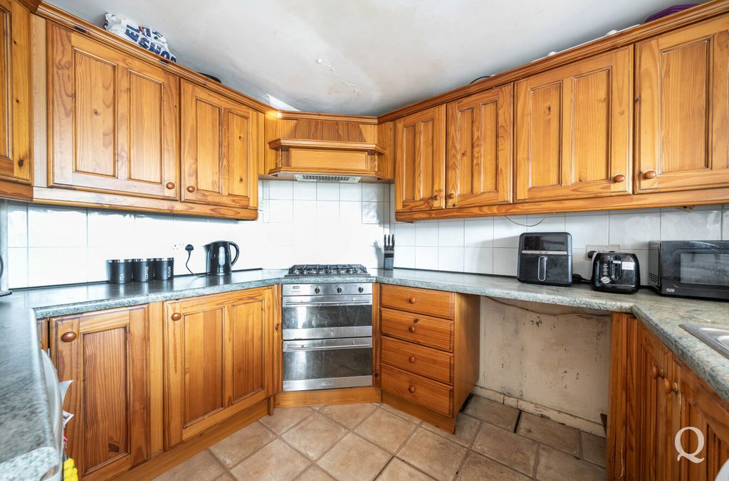 Property photo 3 of 23 68F93451-98F8-42F...