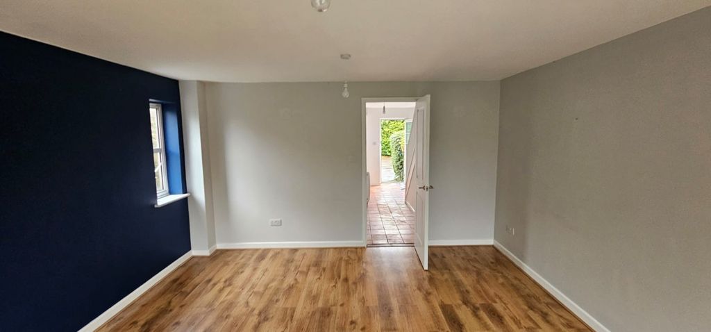 Property photo 2 of 15 Img-20251003-Wa0015.Jpg