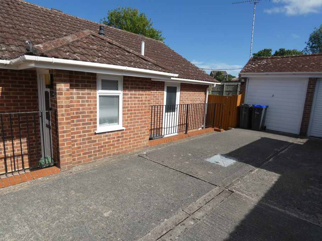 Property photo 3 of 27