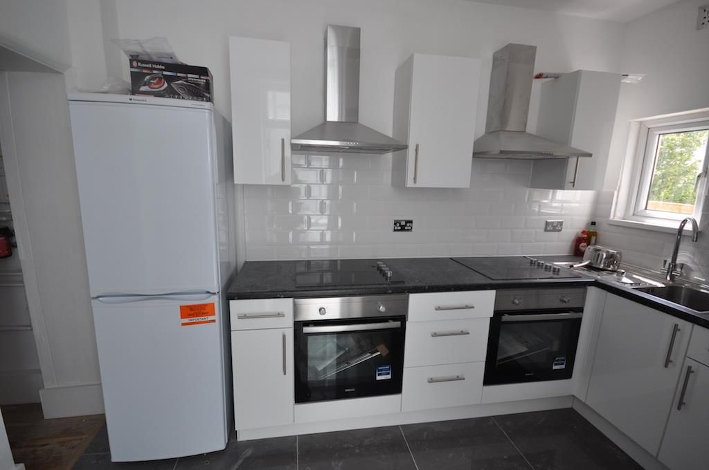 Property photo 3 of 7 Kitchen2.Jpg