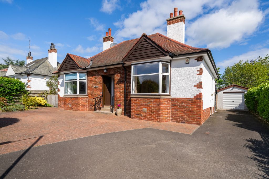 Property photo 1 of 33 Photo 9