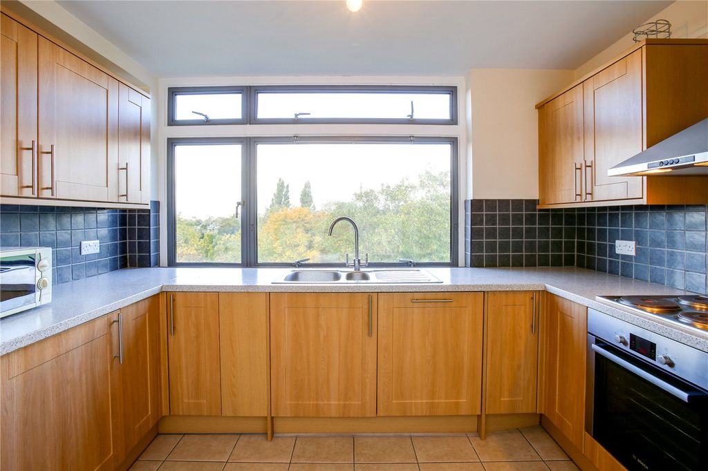 Property photo 3 of 11 Picture No. 18