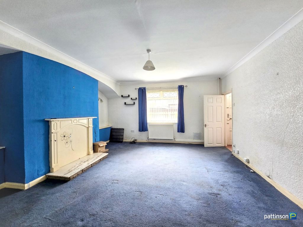 Property photo 3 of 11