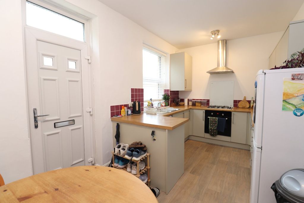 Property photo 2 of 11 Picture No. 17