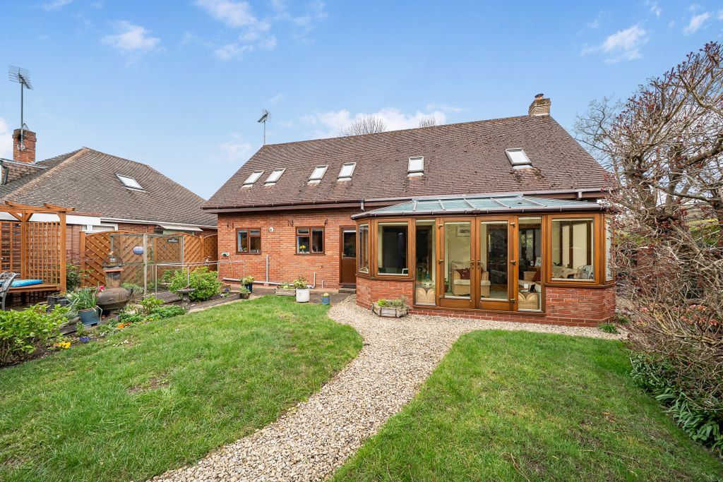 Property photo 1 of 16 1442111-5-69d7F2d920B92