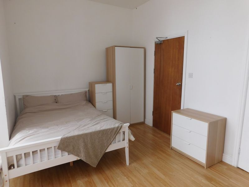 Property photo 2 of 7 Photo 9