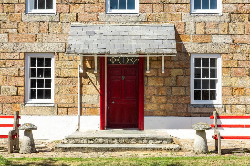 Property photo 3 of 20 Entrance