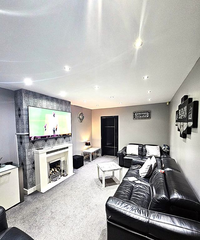 Property photo 3 of 11