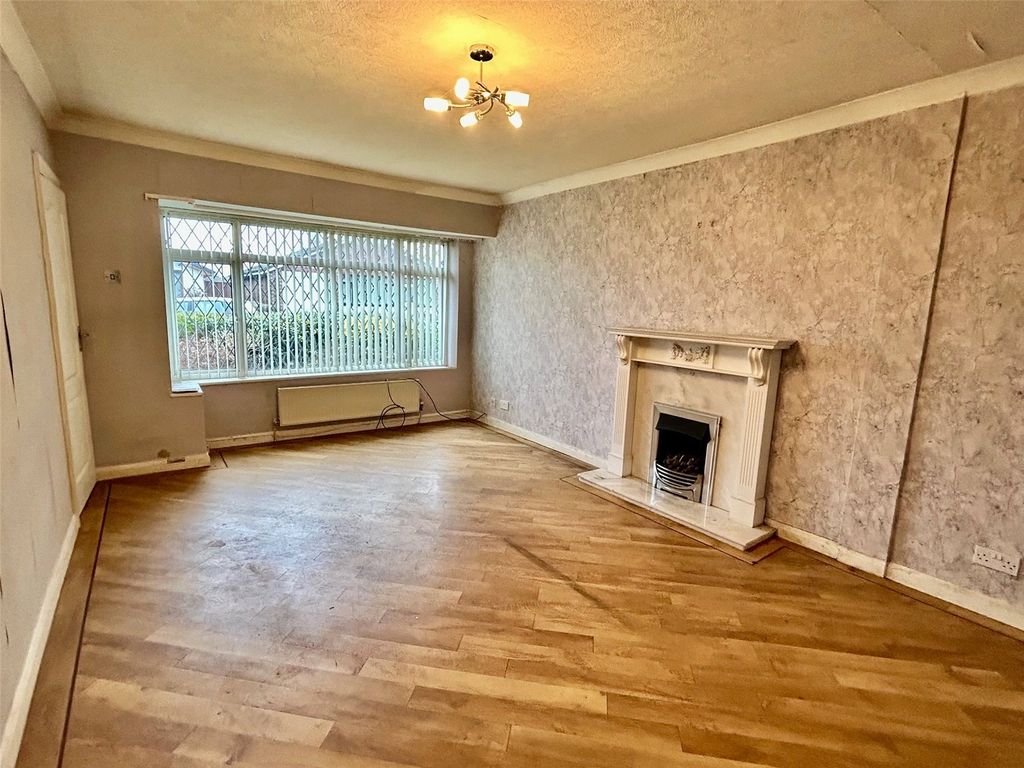 Property photo 2 of 14 Lounge