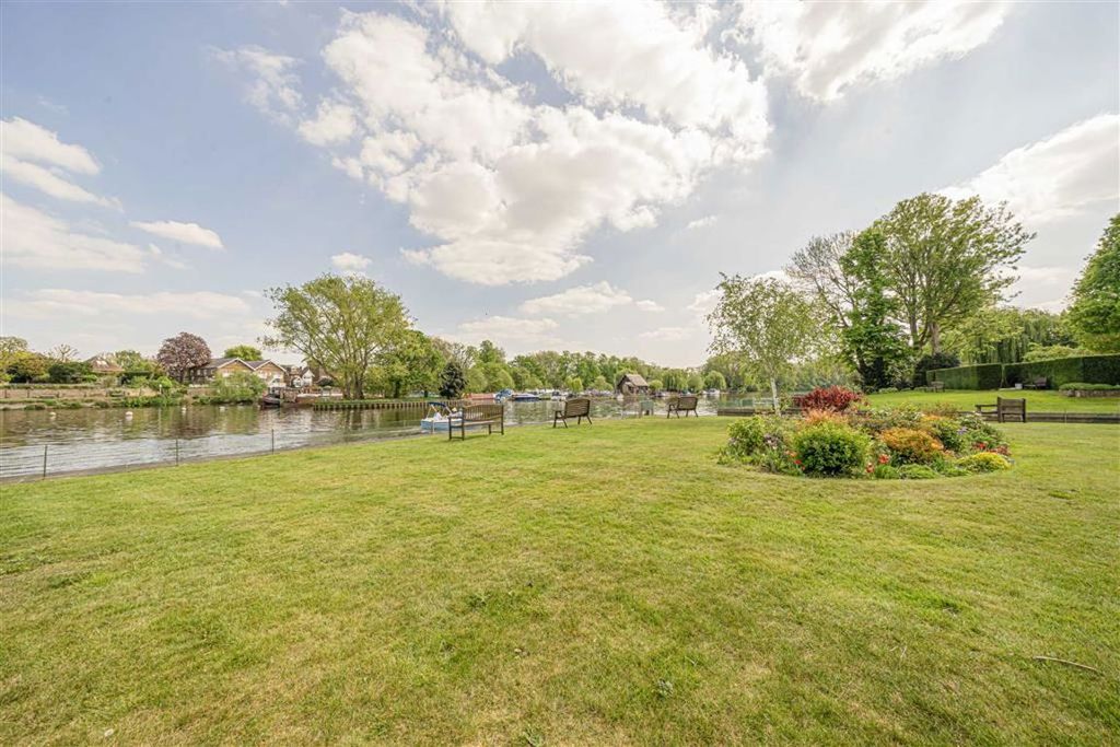 Property photo 2 of 3