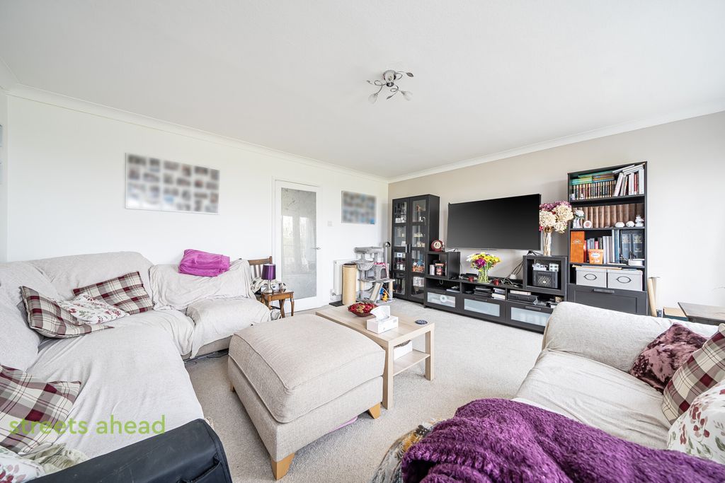 Property photo 2 of 15 B0Fadf04-75F7-4E7...