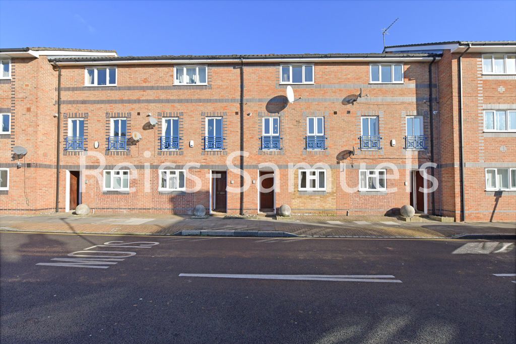 Property photo 3 of 34