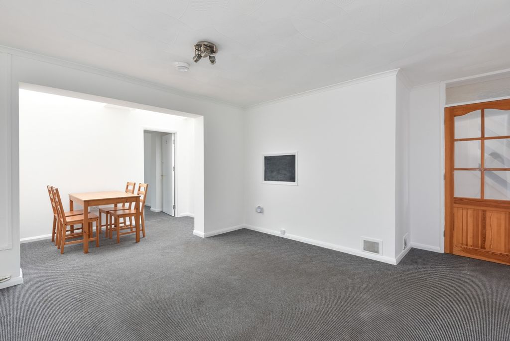 Property photo 3 of 18 49917210