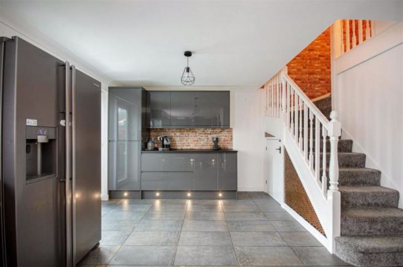 Property photo 3 of 12 Photo 5