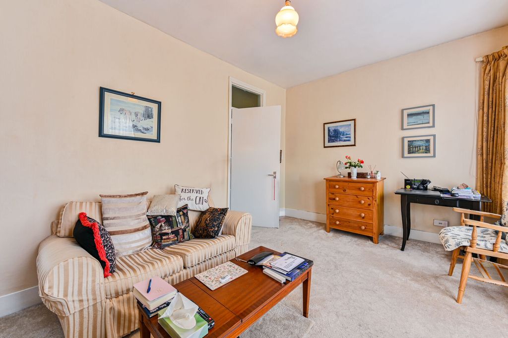 Property photo 3 of 8