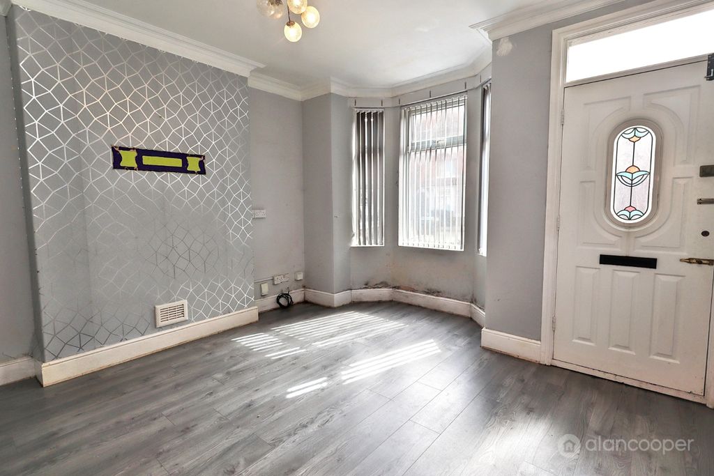 Property photo 3 of 17 5065594