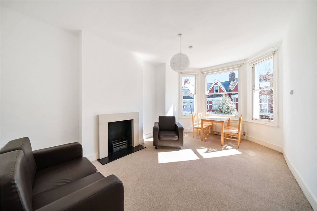 Property photo 2 of 17 Picture No. 04