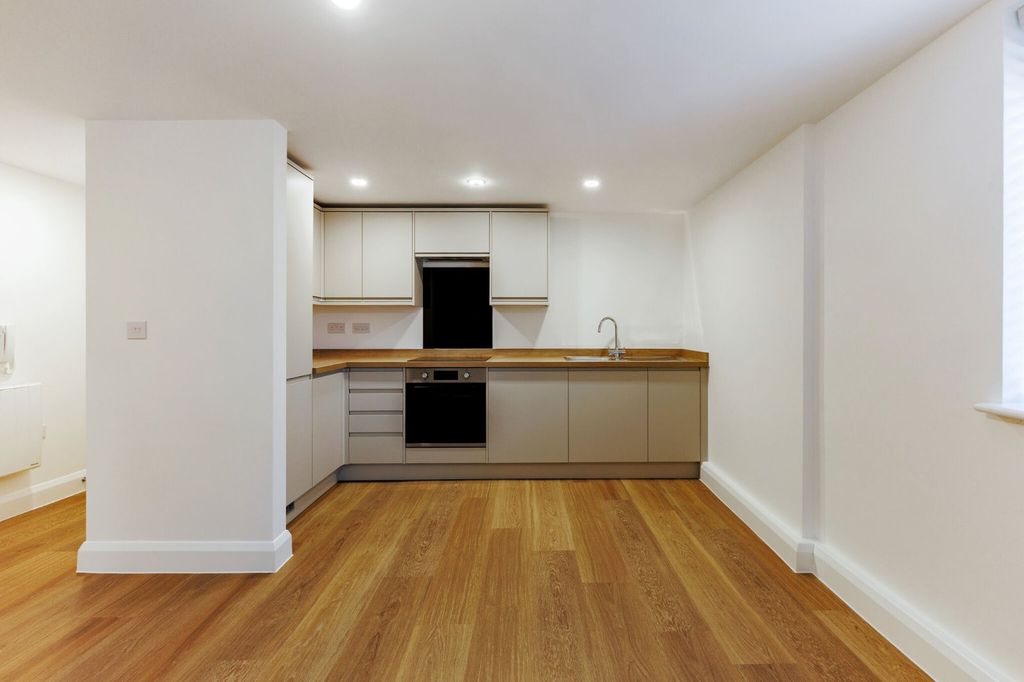 Property photo 3 of 9 3