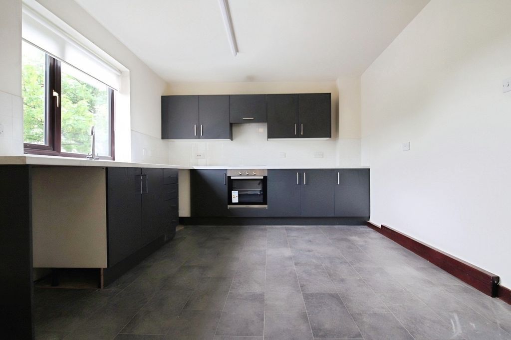 Property photo 3 of 6 Pbox-Img.Jpg