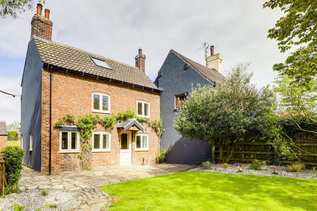 Property photo 1 of 37