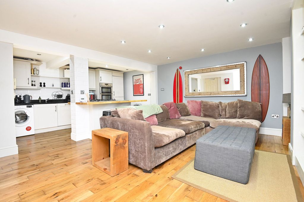 Property photo 3 of 22